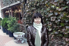 tess wearing her vacuum-fitted wig